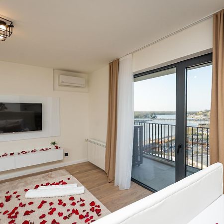 Sinfonia Lux 1205-1 Apartment Sajmiste Luaran gambar