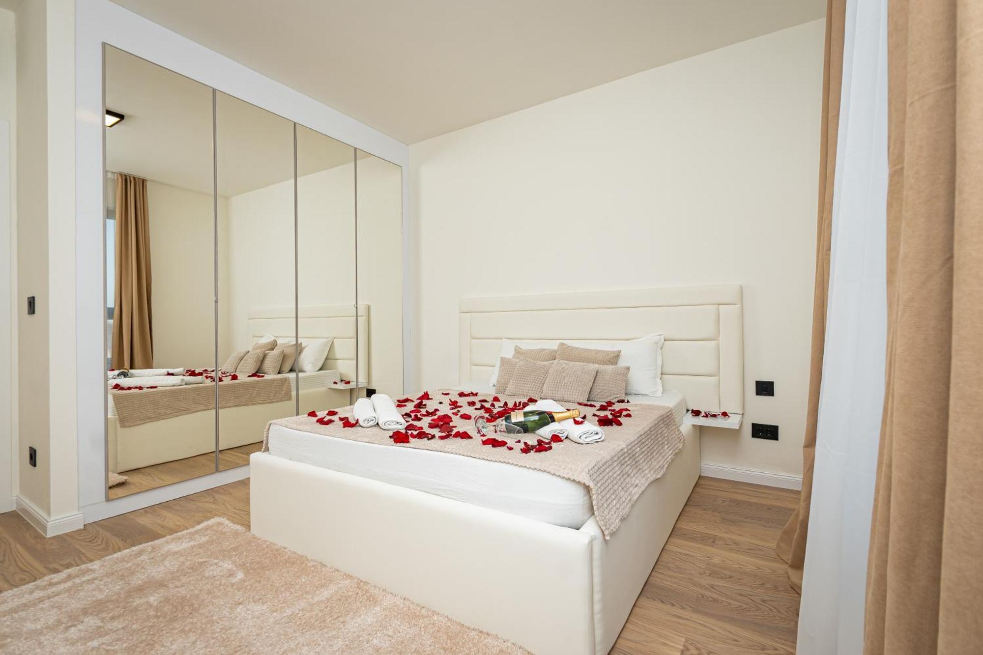 Sinfonia Lux 1205-1 Apartment Sajmiste Luaran gambar
