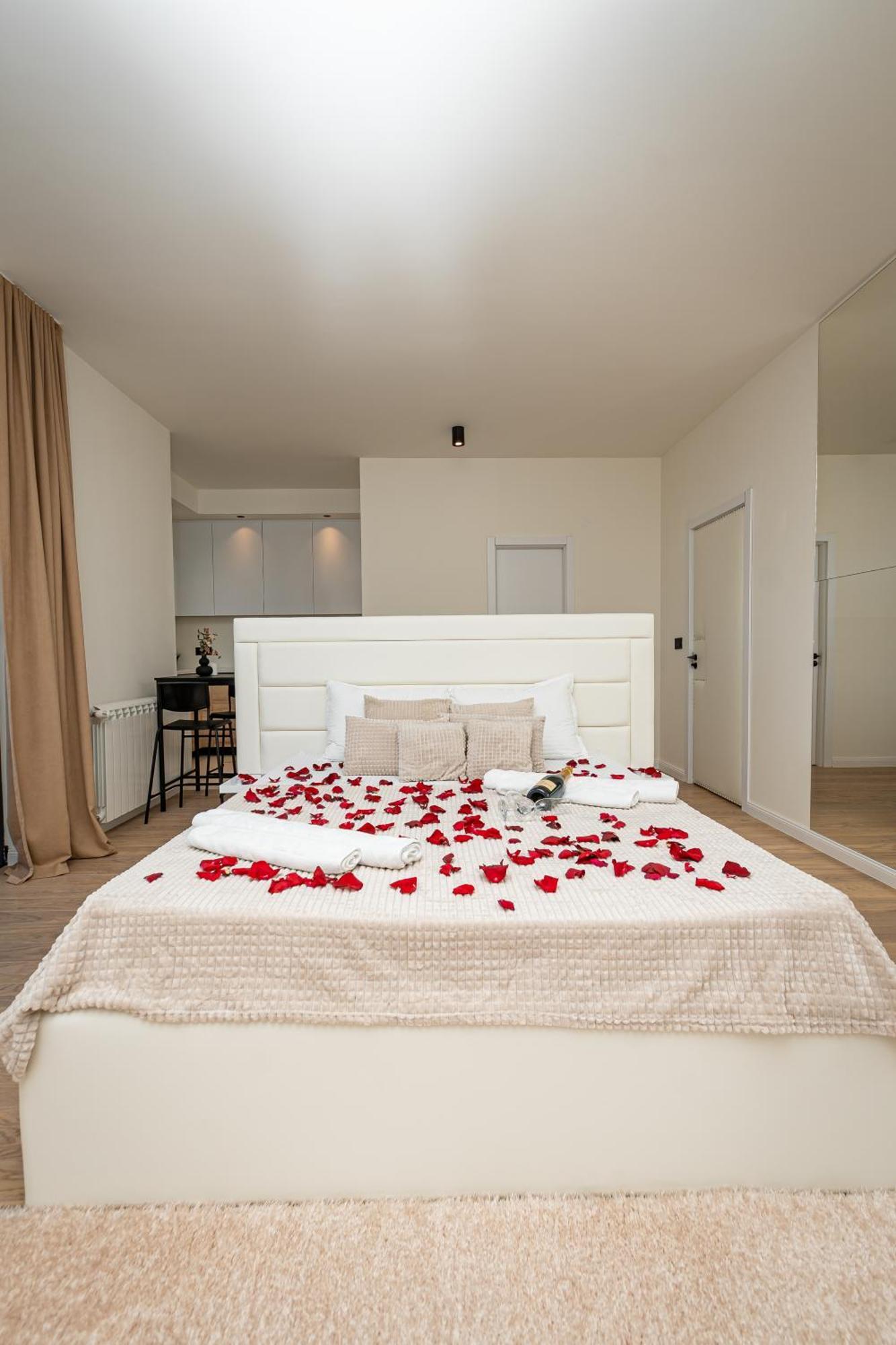 Sinfonia Lux 1205-1 Apartment Sajmiste Luaran gambar