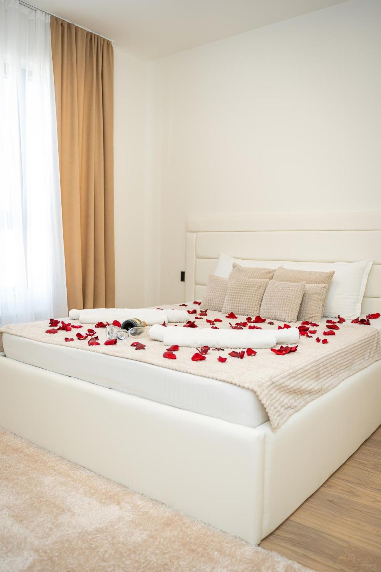 Sinfonia Lux 1205-1 Apartment Sajmiste Luaran gambar
