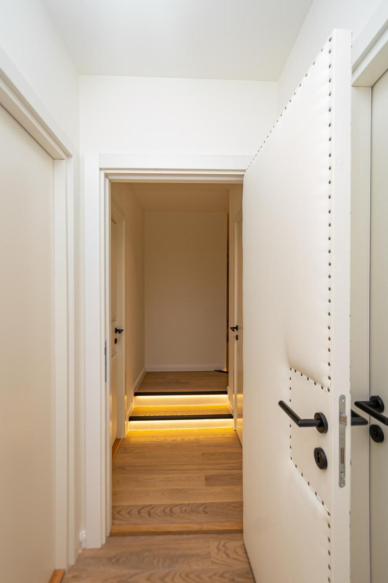 Sinfonia Lux 1205-1 Apartment Sajmiste Luaran gambar